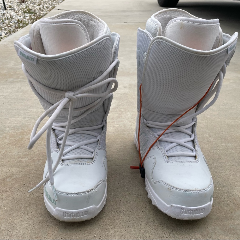 Thirtytwo snowboarding boots. Worn twice . A few years ago